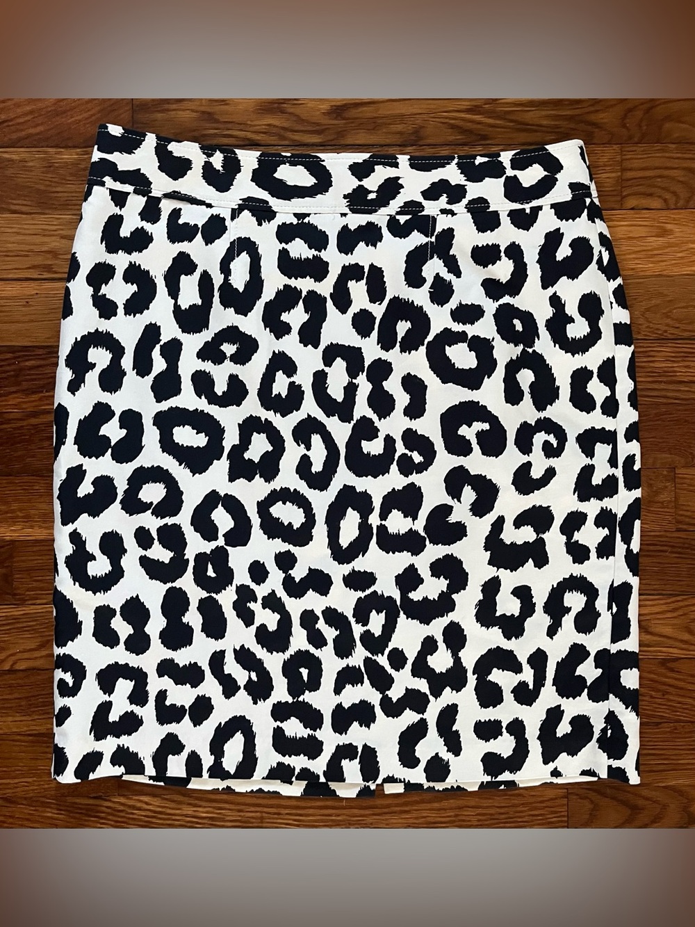 NWOT Ann Taylor Loft Black & White Leopard Print Silk Blend Pencil Skirt Size 12
